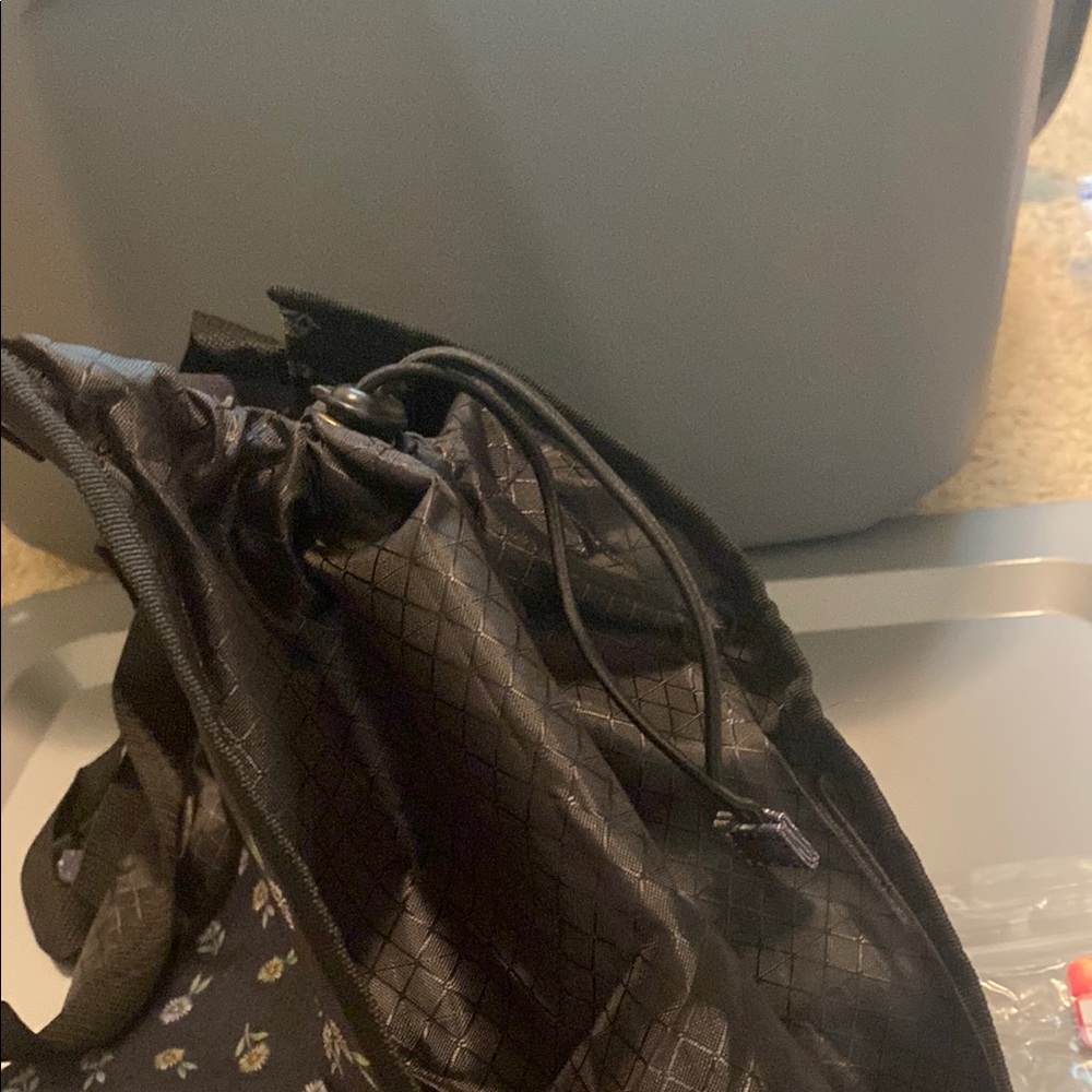 Thirty-One Black Cinch Tote Bag with Timeless Elegance - Picture 2 of 4